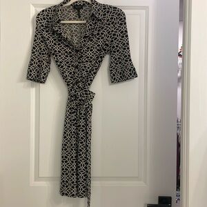 Laundry size 4 button up dress